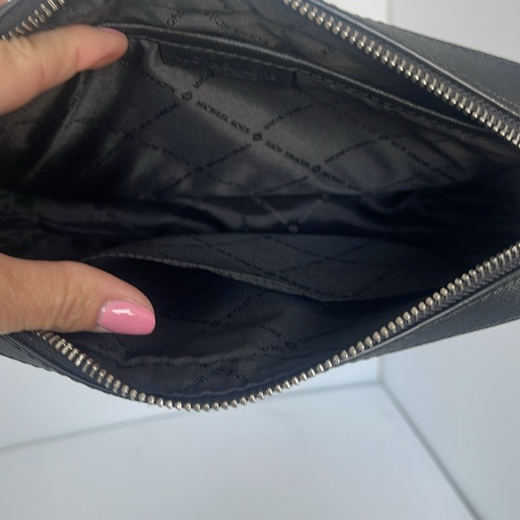 Michael Kors jet set Crossbody - Picture 2 of 2